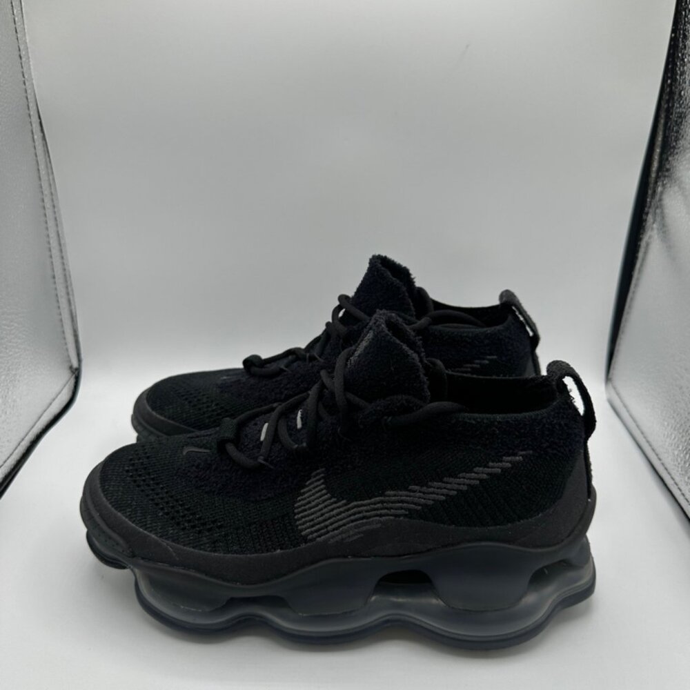 Nike Air Max Scorpion Flyknit Wmns “Triple Black” 5w